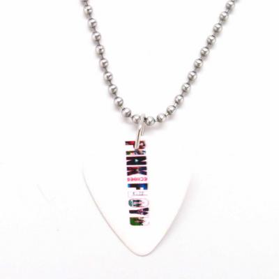 pink floyd pink pic necklace.JPG